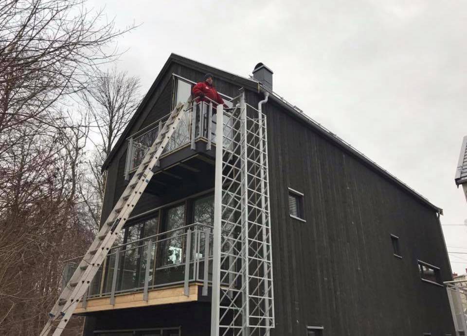 Brannstige med ryggvern - aapnet 2