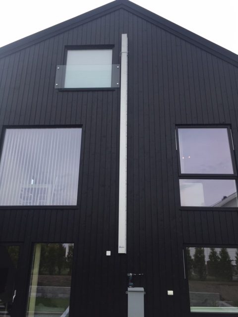 Brannstige med ryggvern - lukket